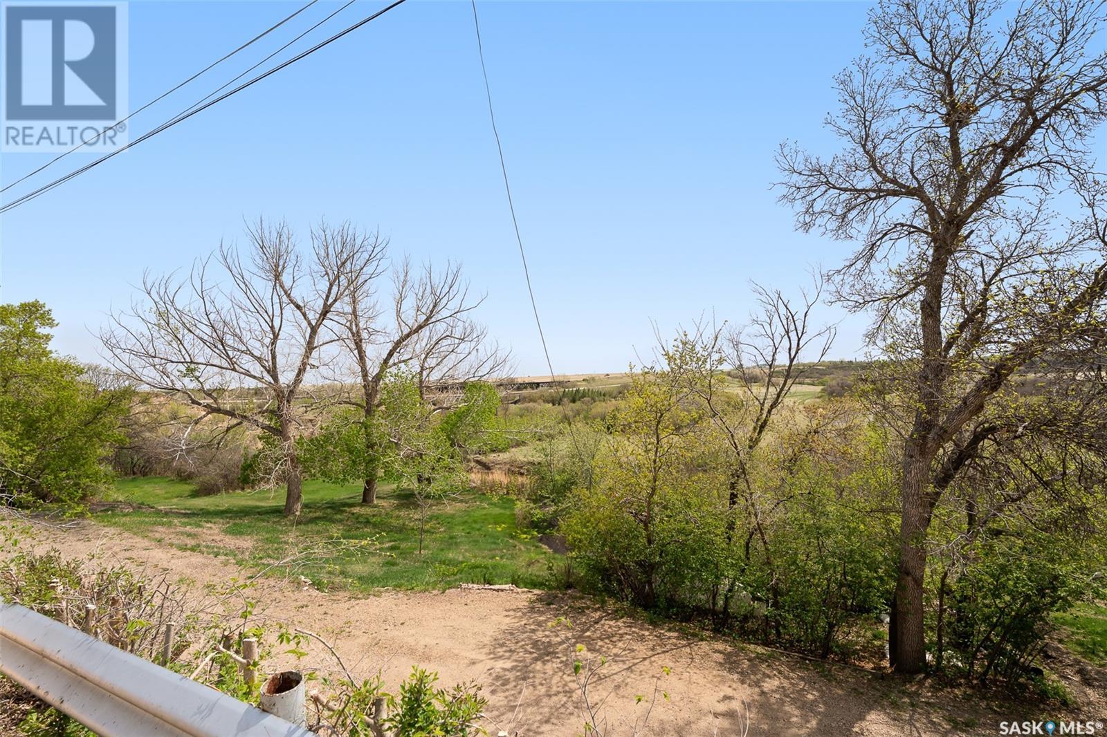 Photo 15 of 216 Grandview Street W, Moose Jaw SK