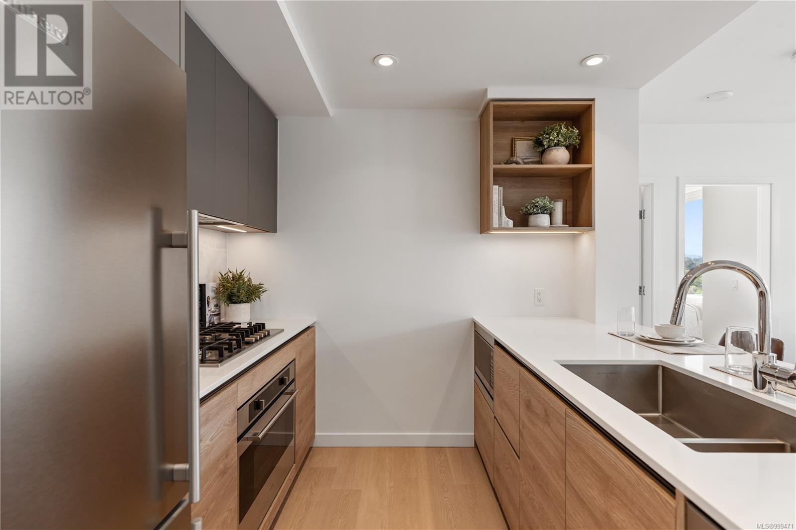908 369 Tyee Road, Victoria