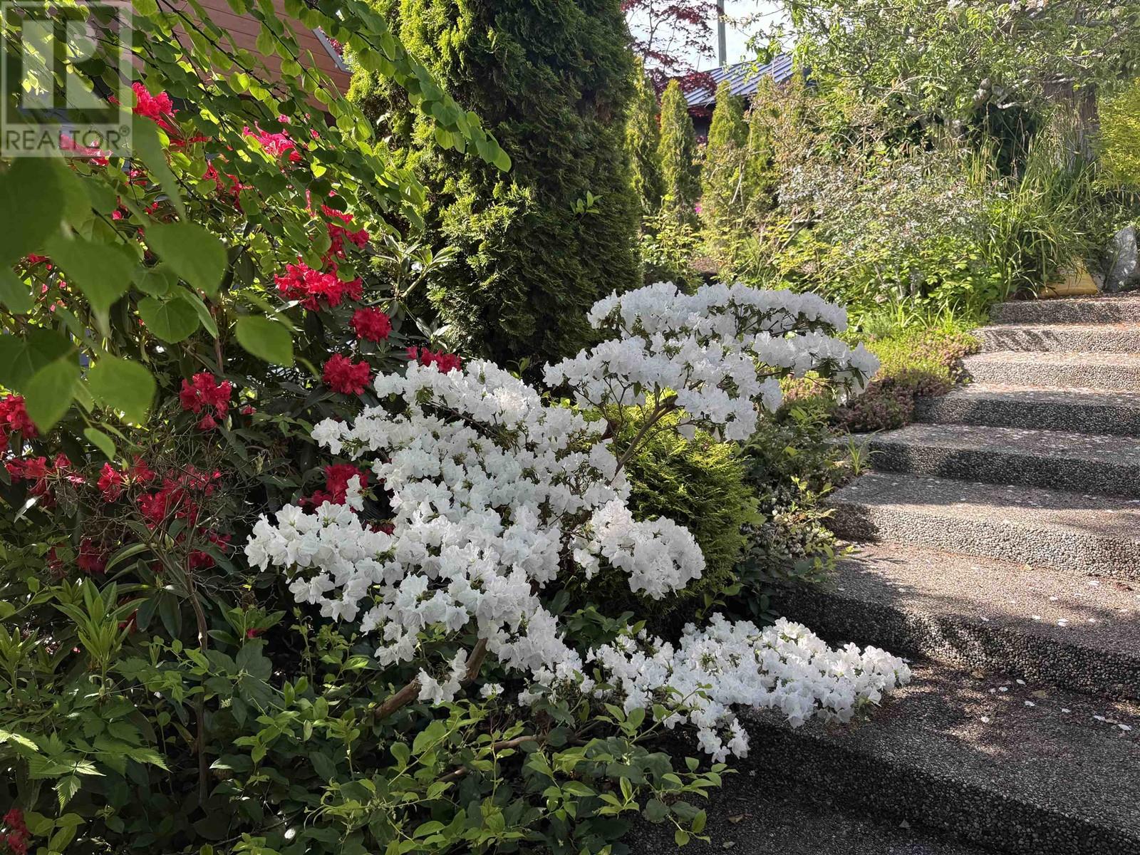 5951 SUNSHINE COAST HIGHWAY, Sechelt