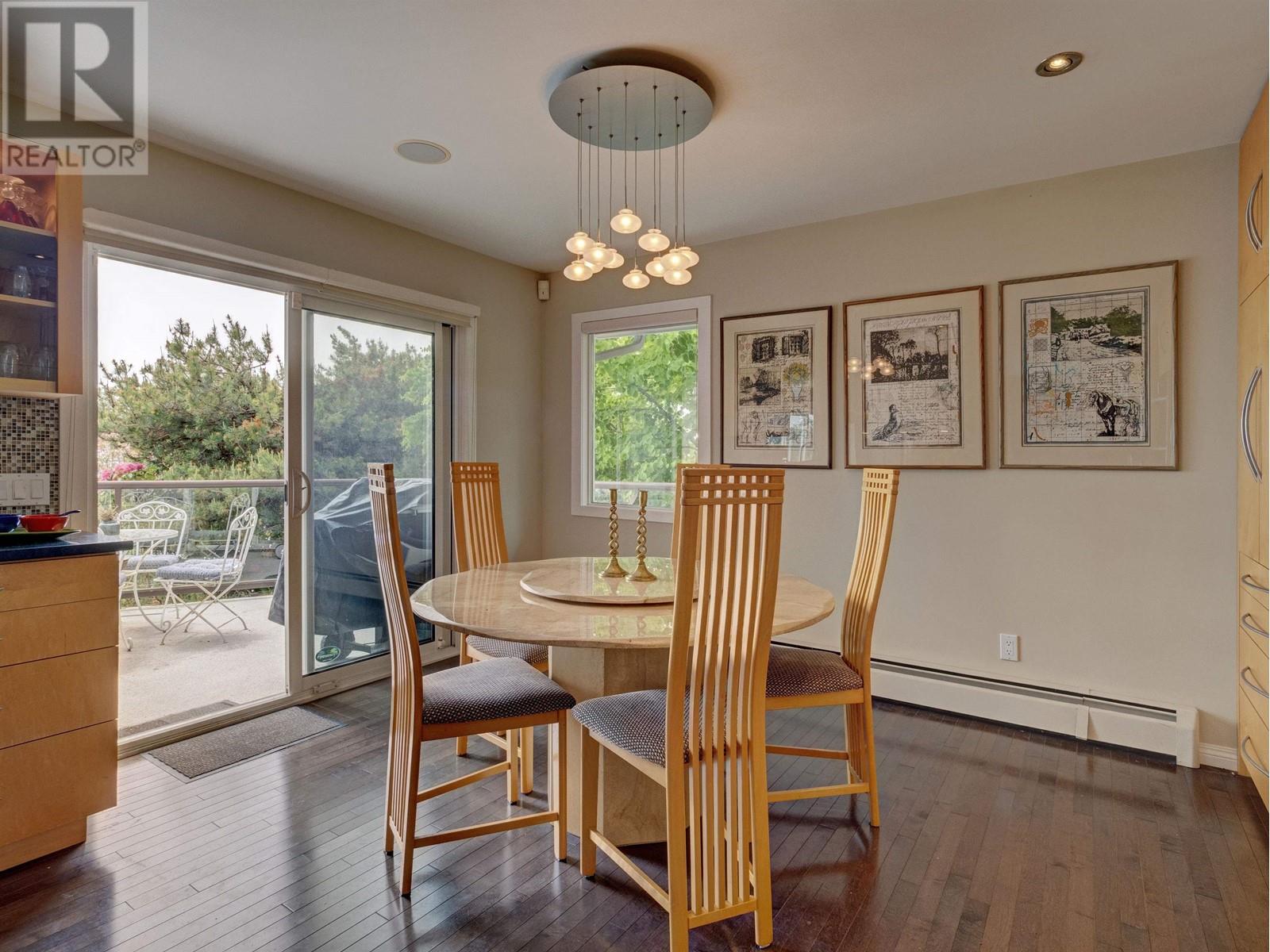 5951 SUNSHINE COAST HIGHWAY, Sechelt