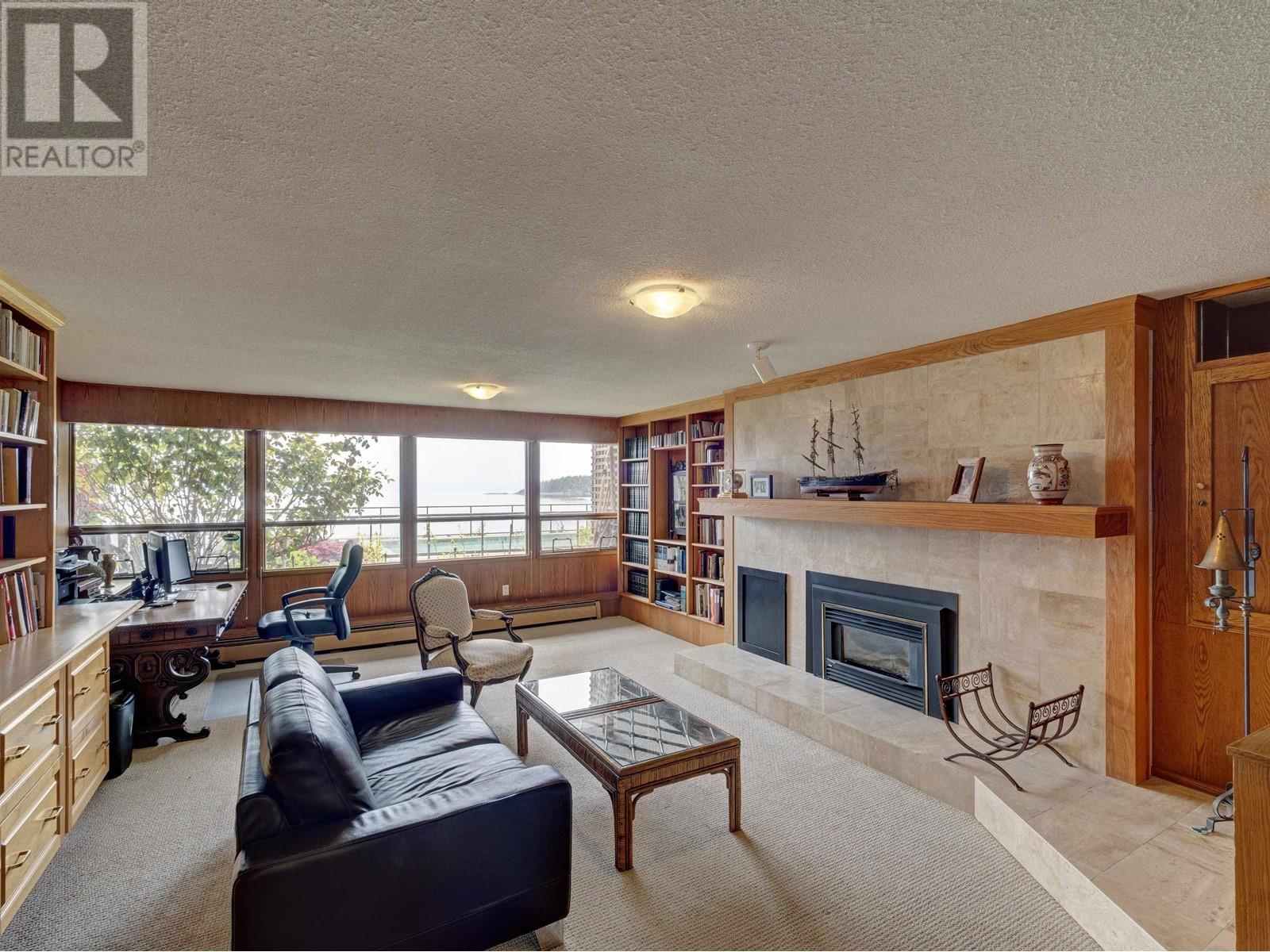 5951 SUNSHINE COAST HIGHWAY, Sechelt