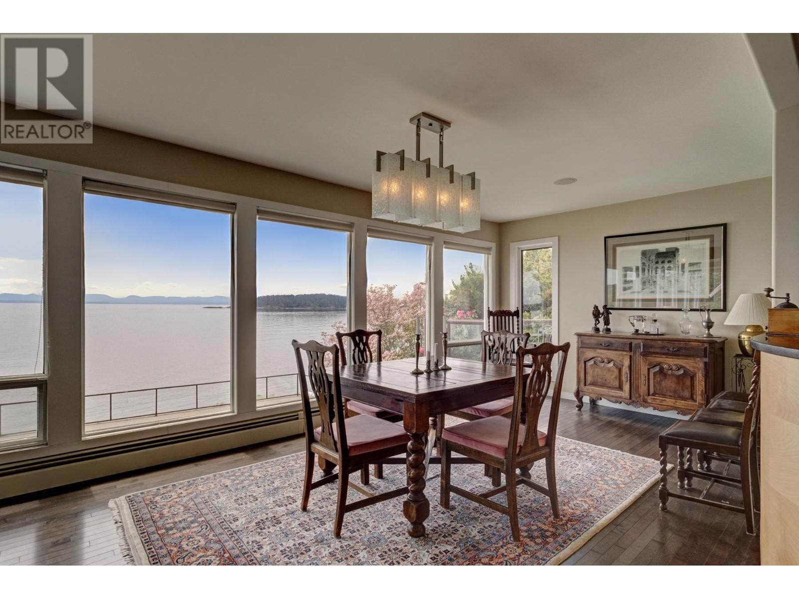 5951 SUNSHINE COAST HIGHWAY, Sechelt