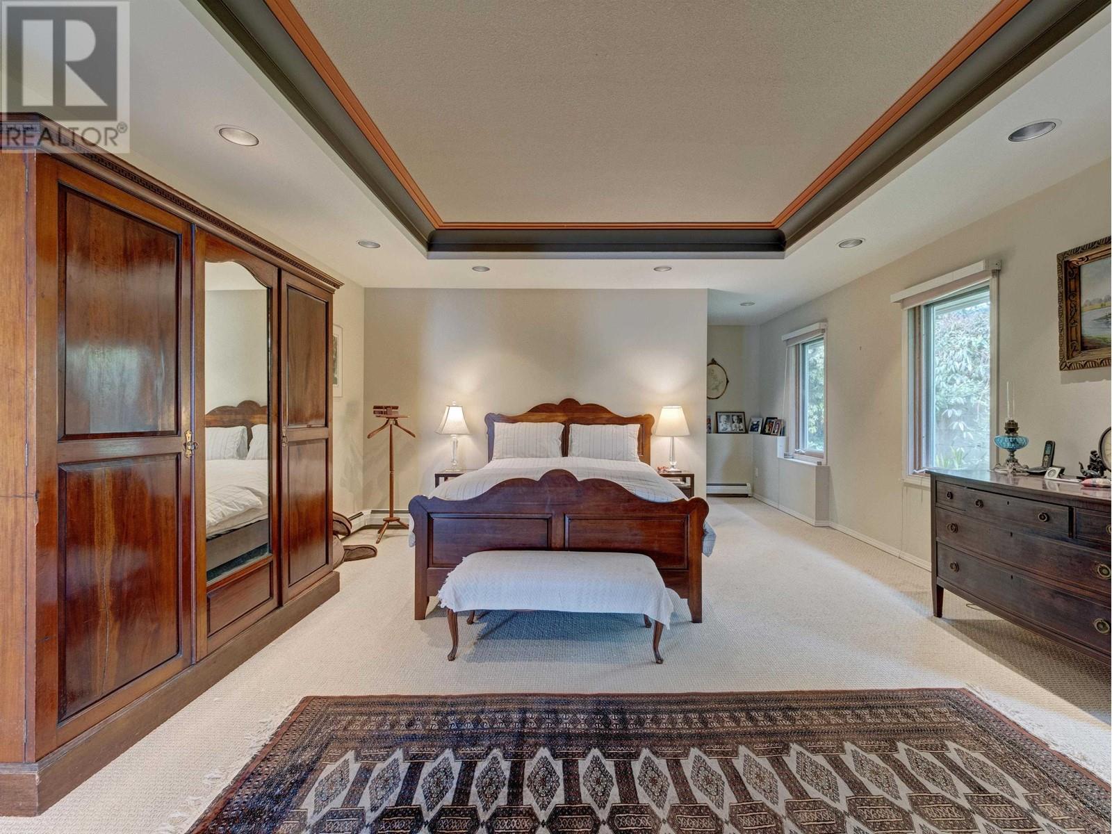 5951 SUNSHINE COAST HIGHWAY, Sechelt