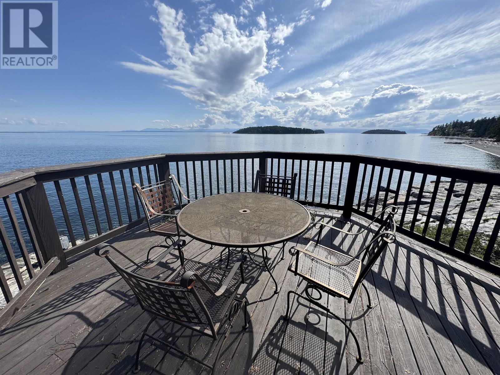 5951 SUNSHINE COAST HIGHWAY, Sechelt