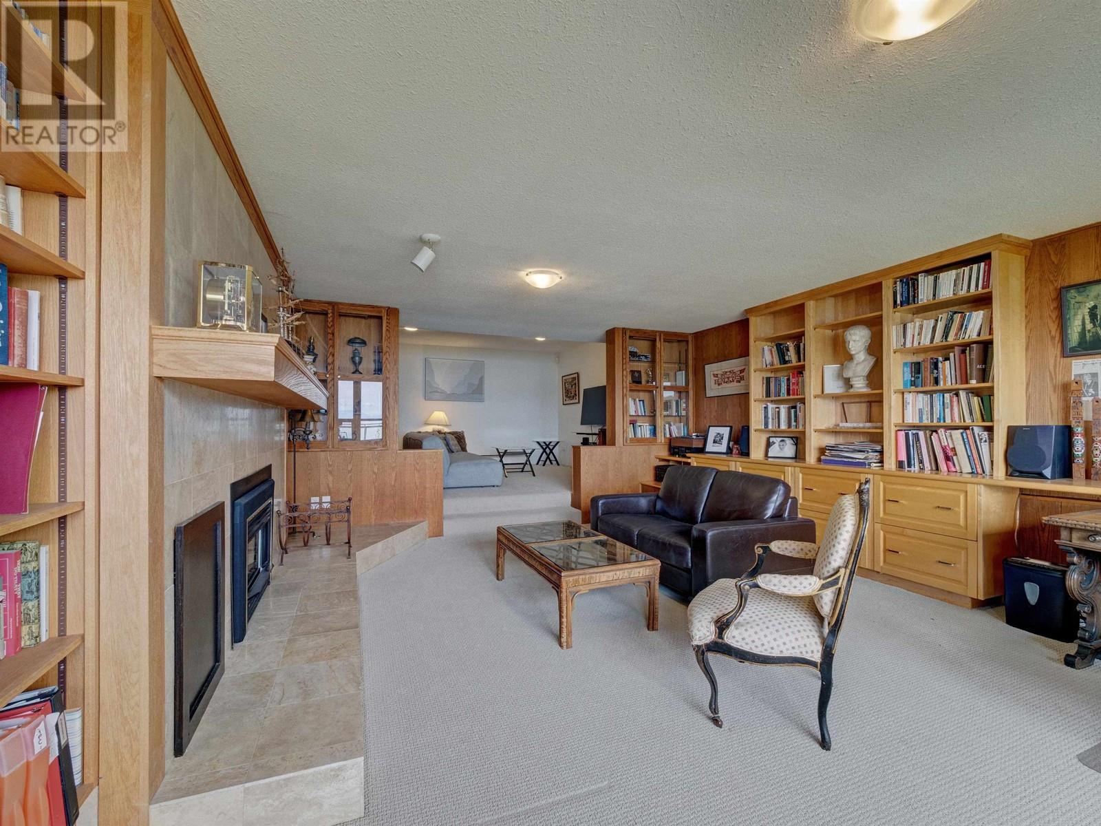 5951 SUNSHINE COAST HIGHWAY, Sechelt