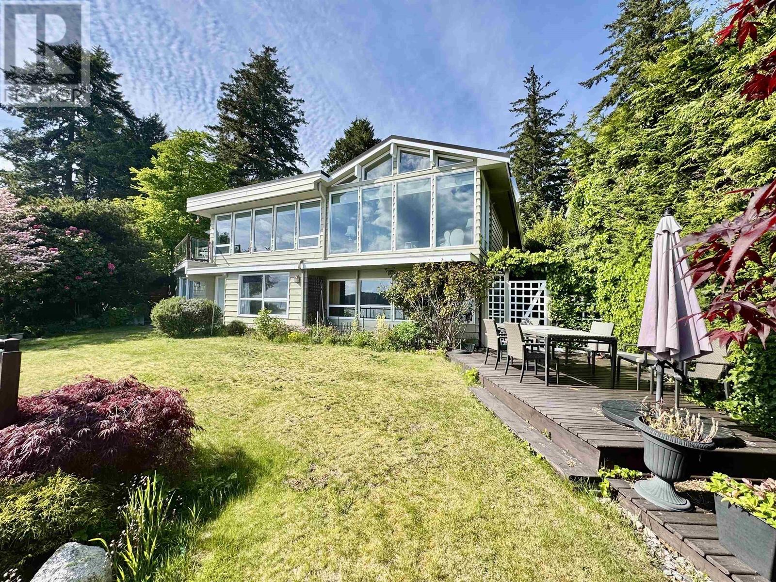 5951 SUNSHINE COAST HIGHWAY, Sechelt