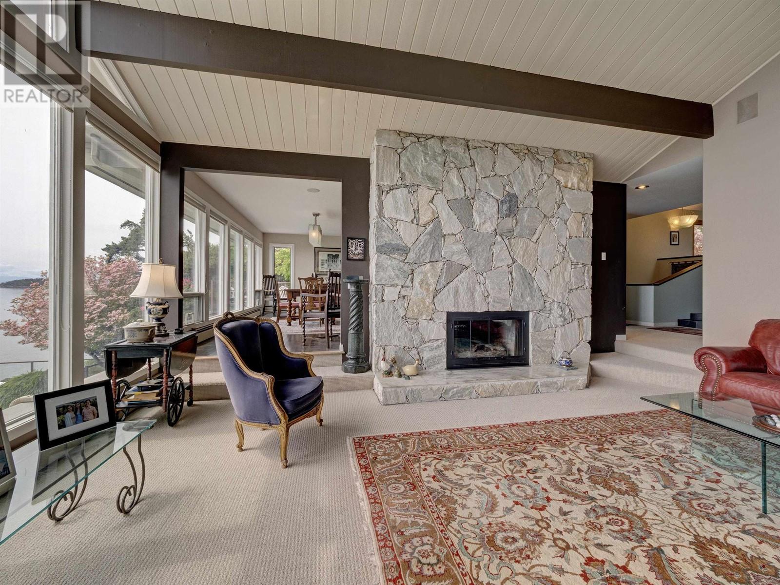 5951 SUNSHINE COAST HIGHWAY, Sechelt