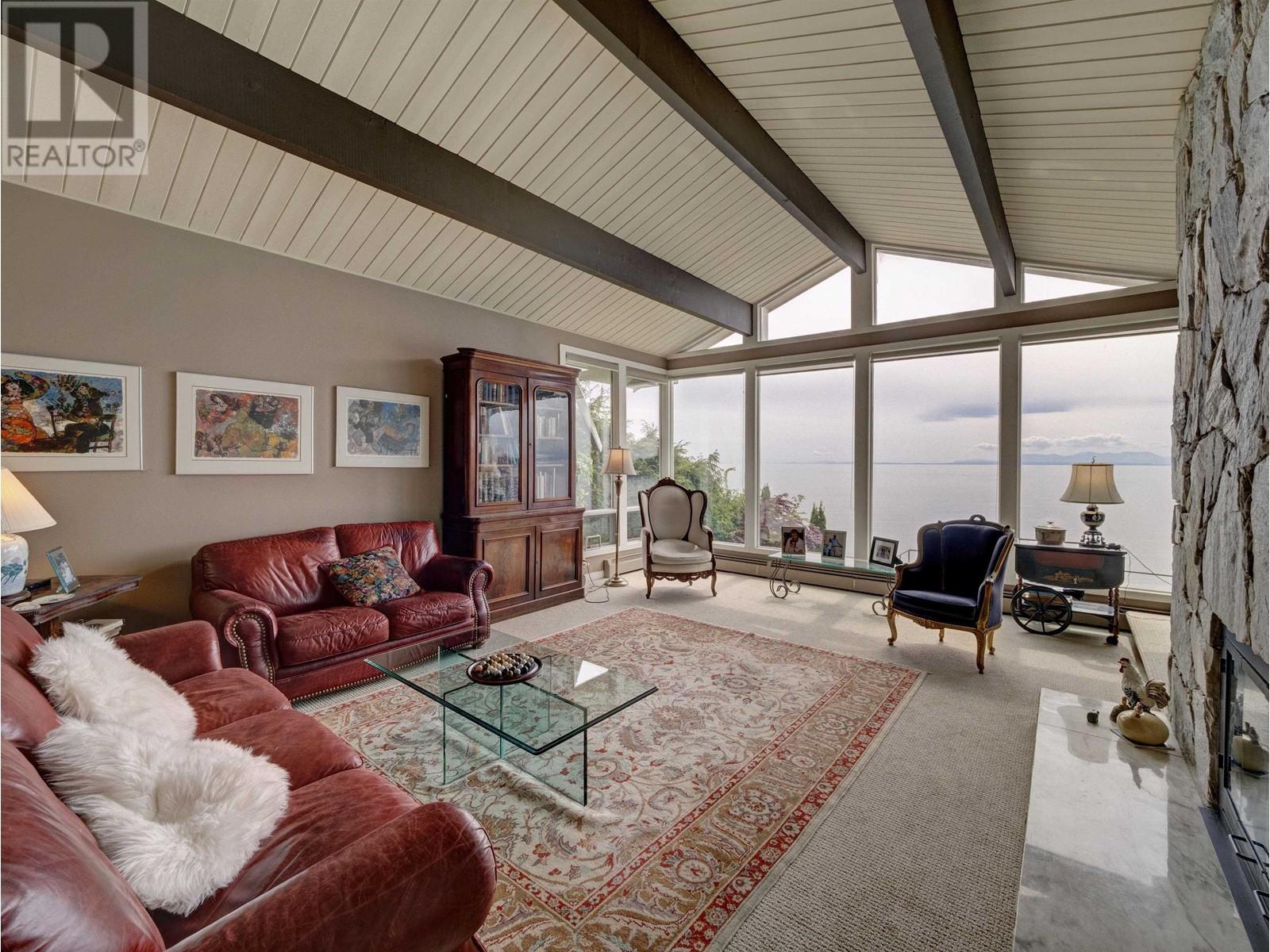 5951 SUNSHINE COAST HIGHWAY, Sechelt