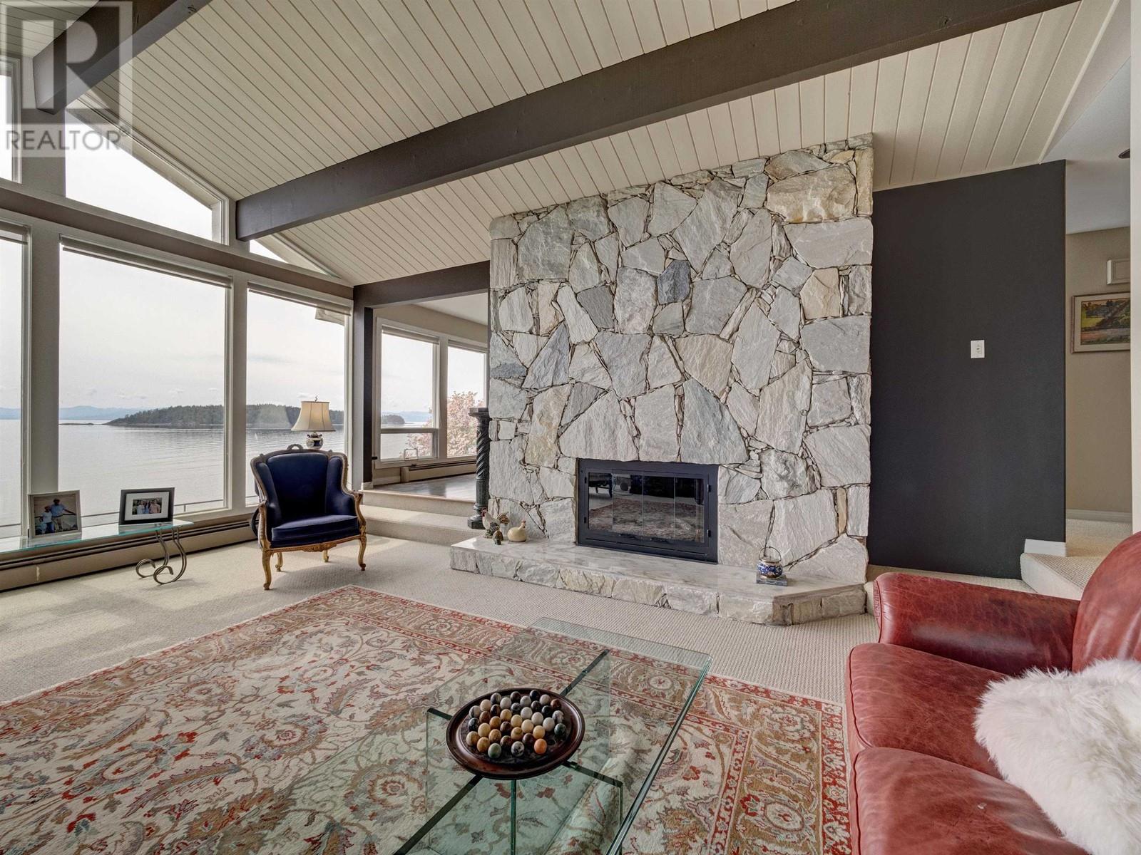 5951 SUNSHINE COAST HIGHWAY, Sechelt