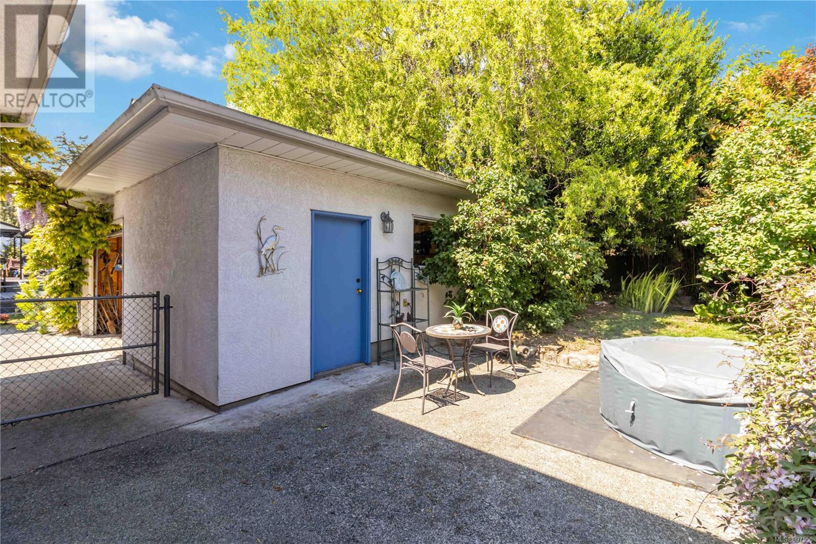  568 Peto Place, Saanich