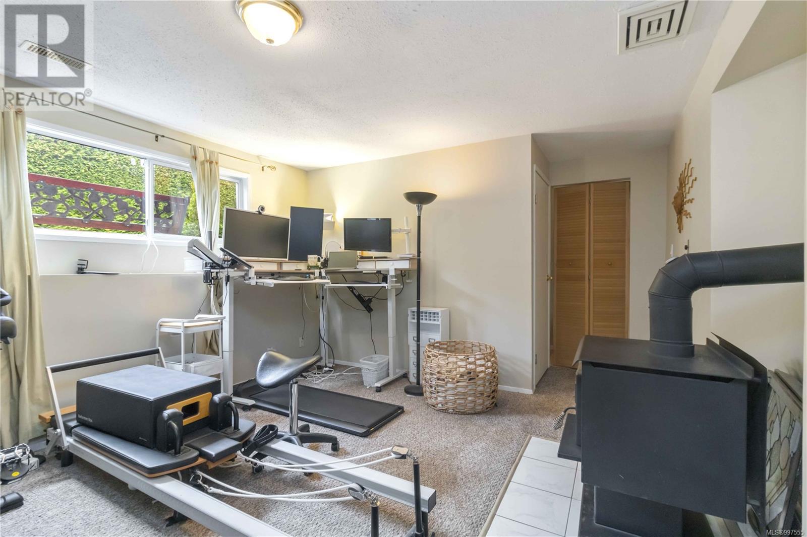  568 Peto Place, Saanich