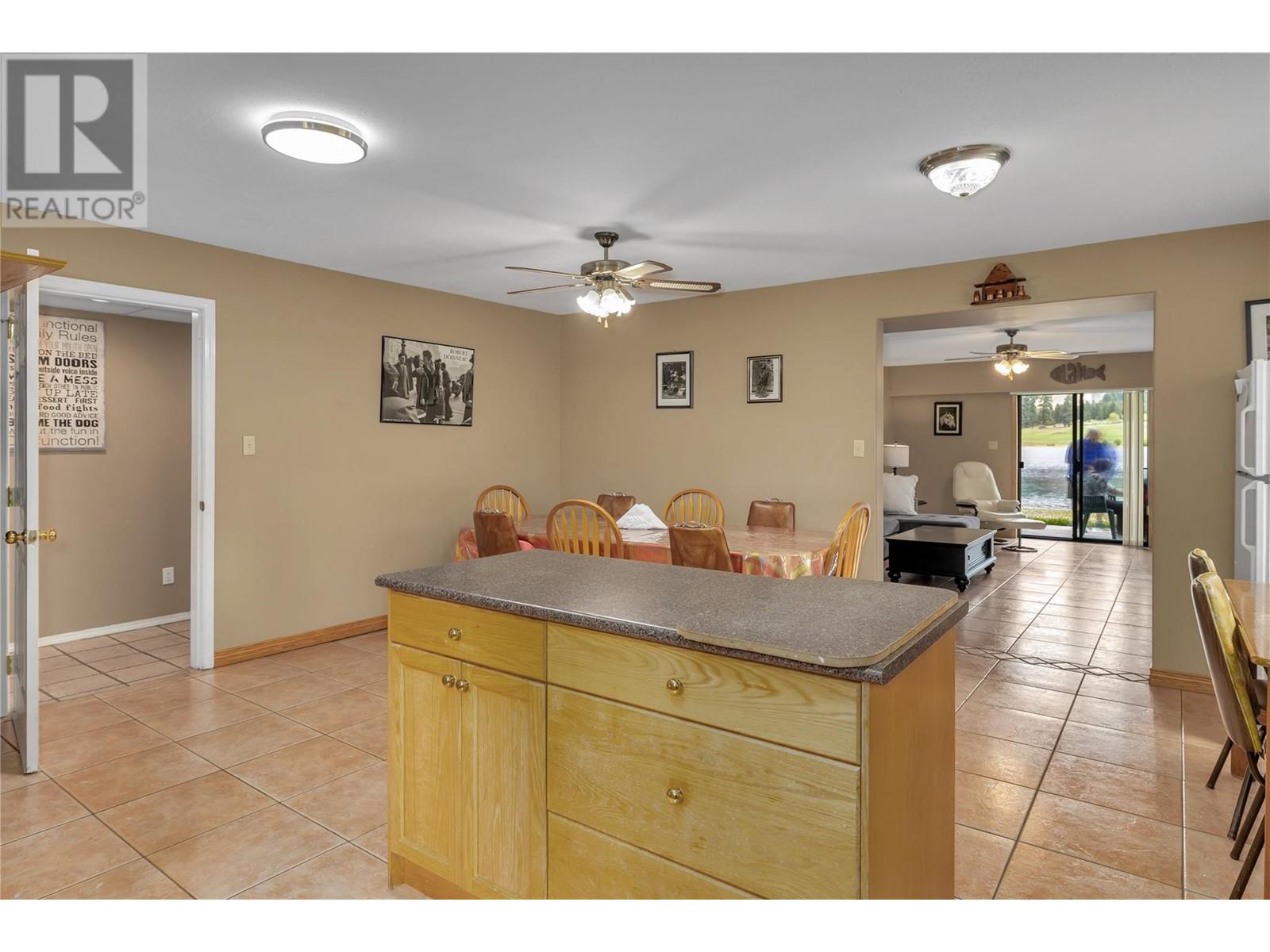 112 Round Lake Road, Princeton