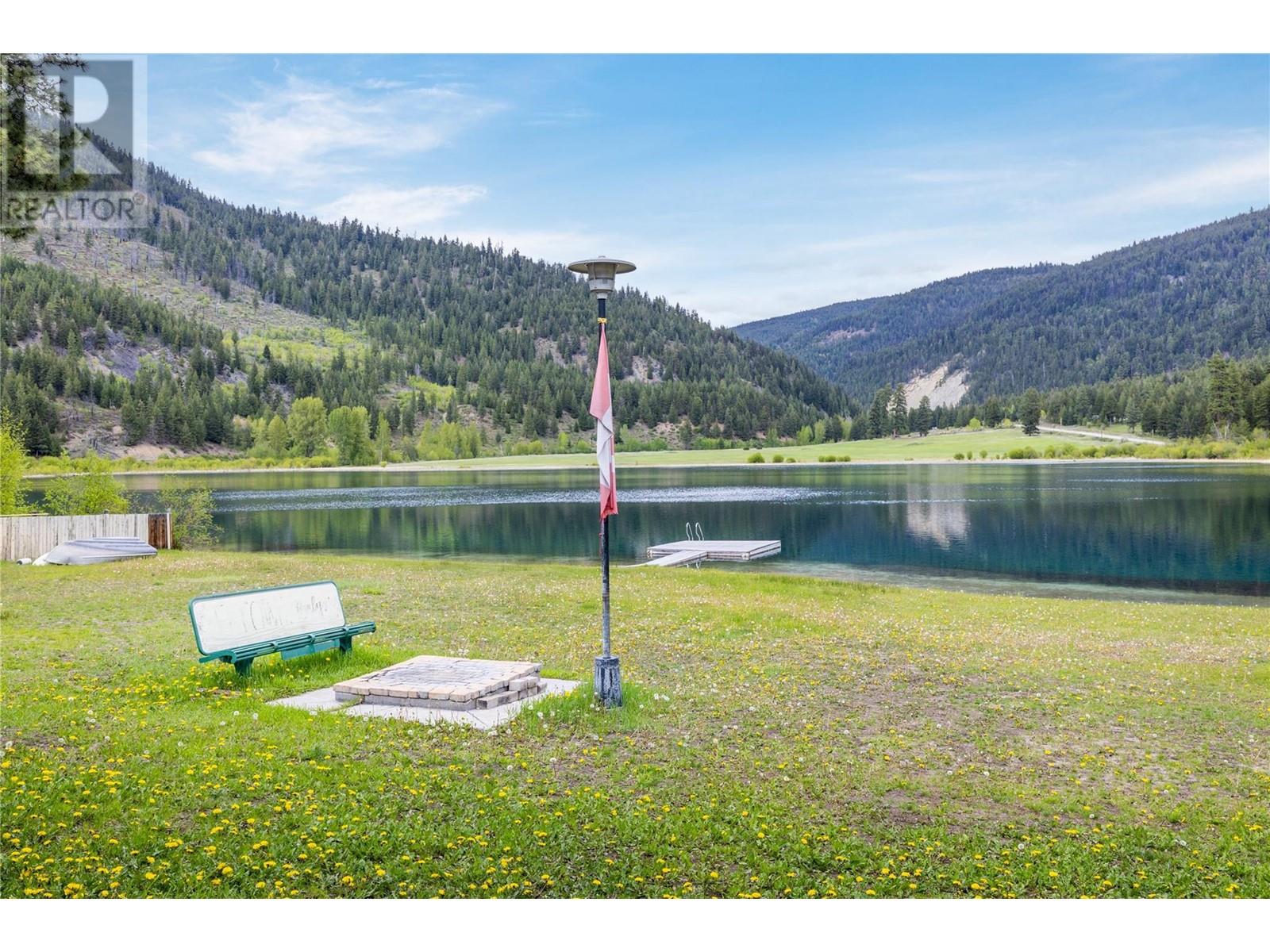 112 Round Lake Road, Princeton