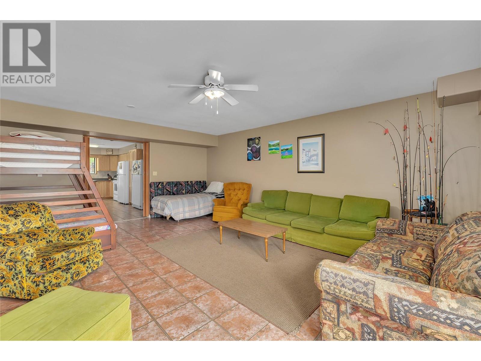 112 Round Lake Road, Princeton