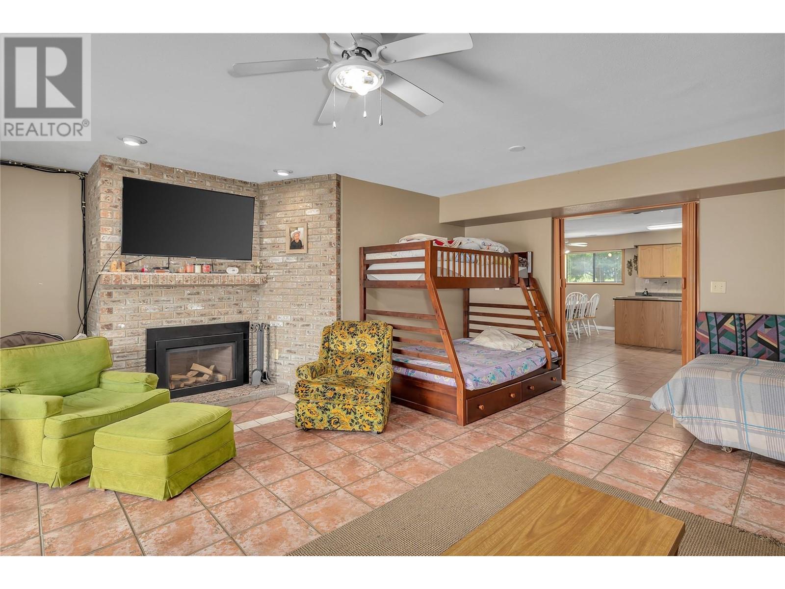 112 Round Lake Road, Princeton