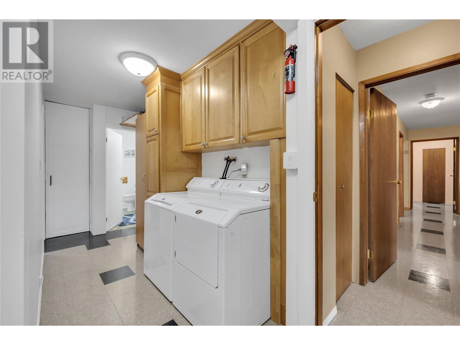 112 Round Lake Road, Princeton