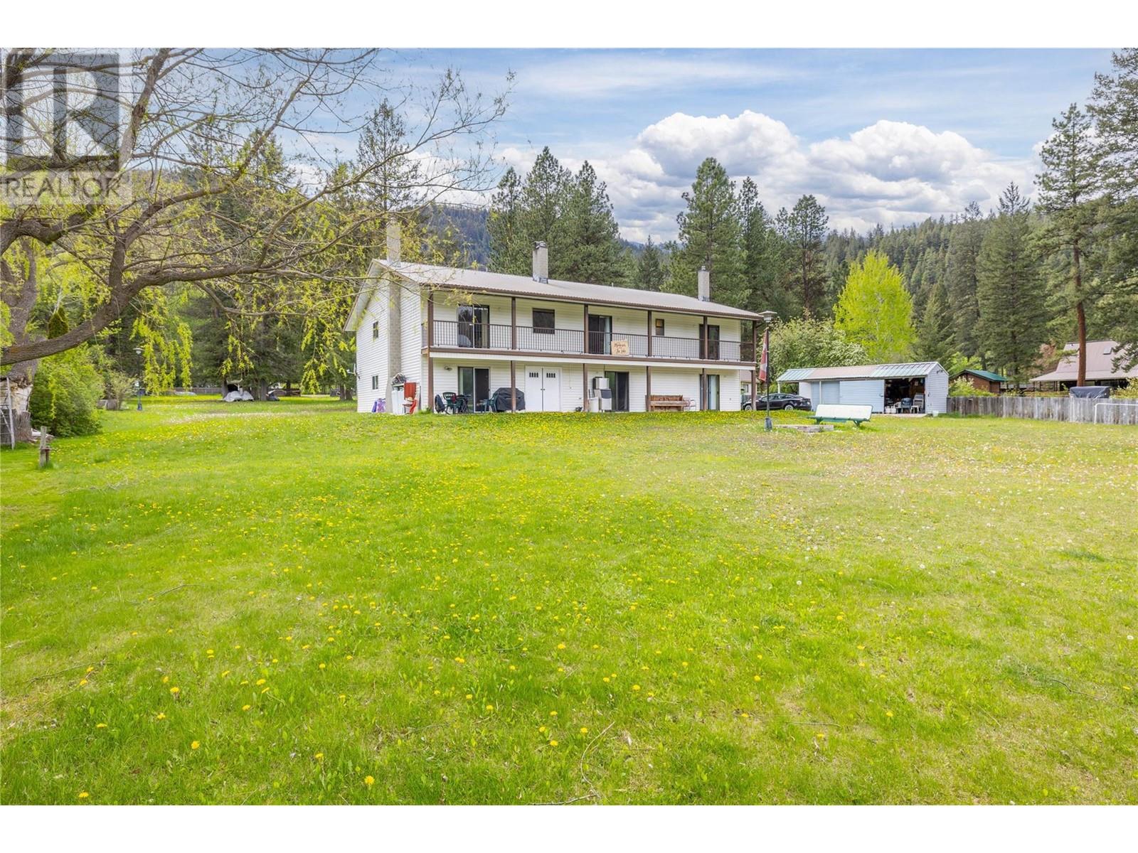 112 Round Lake Road, Princeton