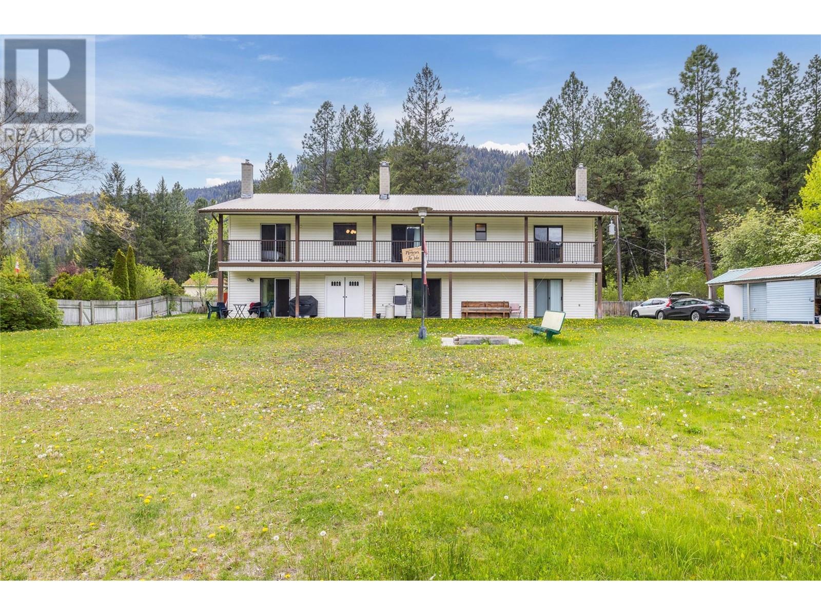 112 Round Lake Road, Princeton