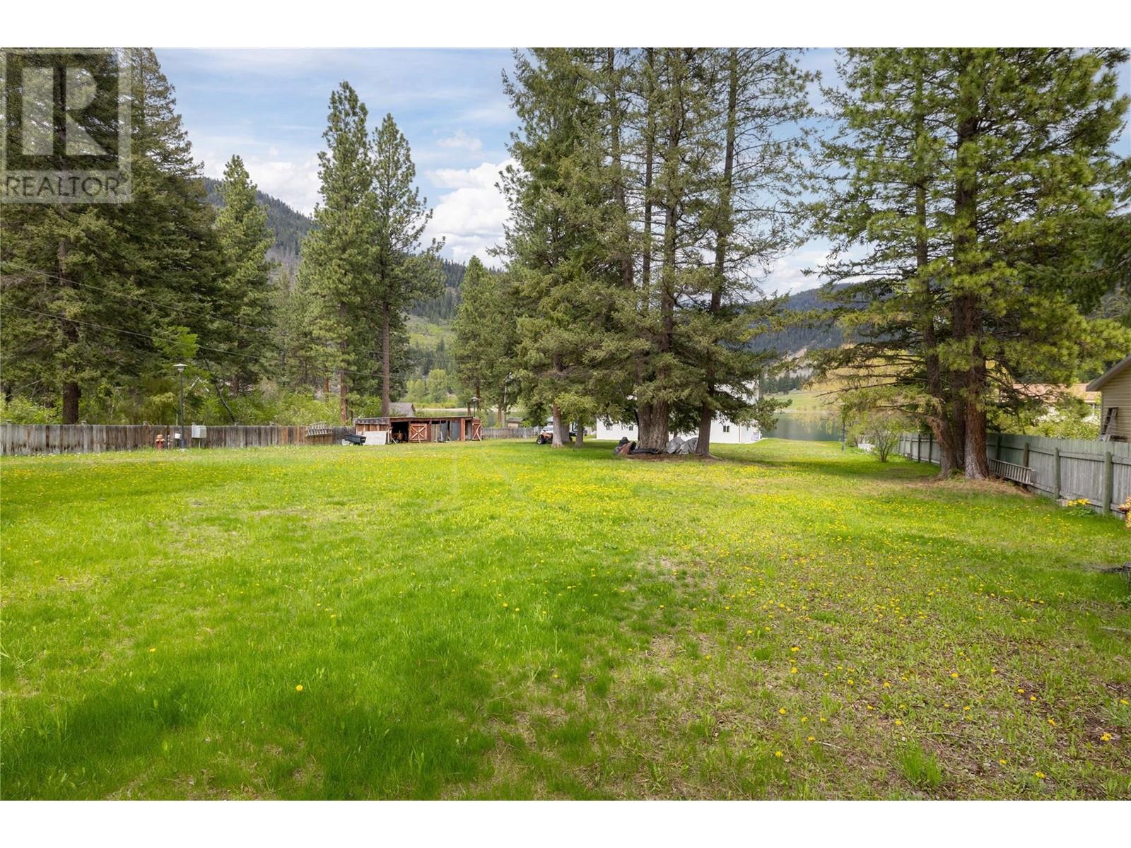 112 Round Lake Road, Princeton