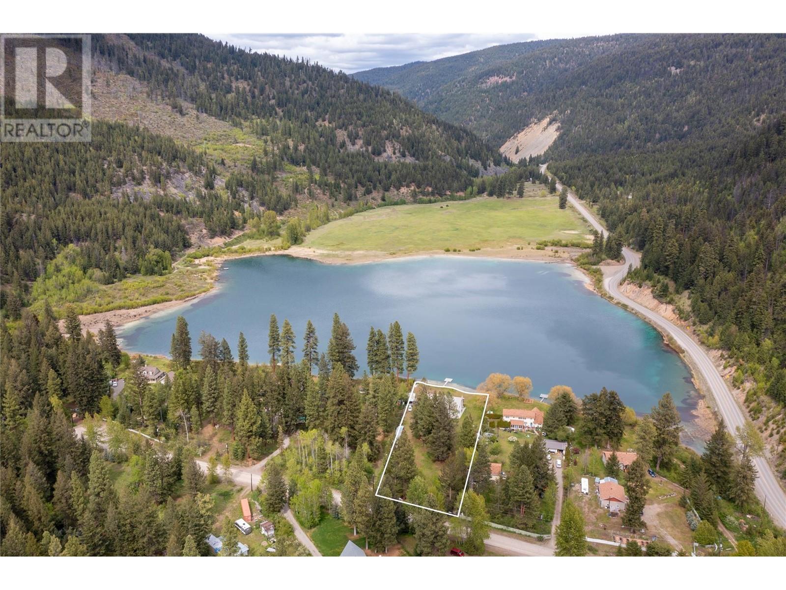 112 Round Lake Road, Princeton