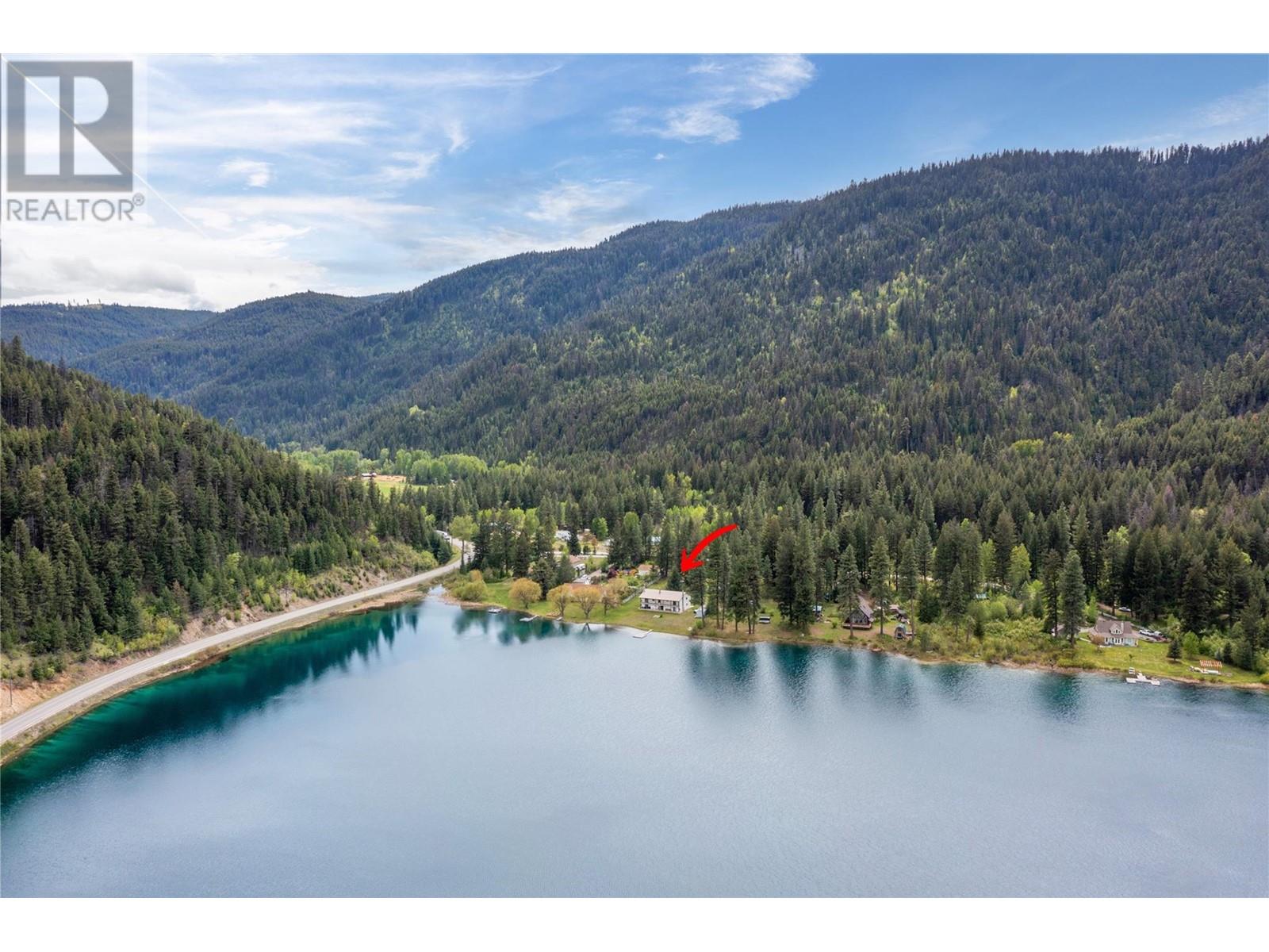 112 Round Lake Road, Princeton