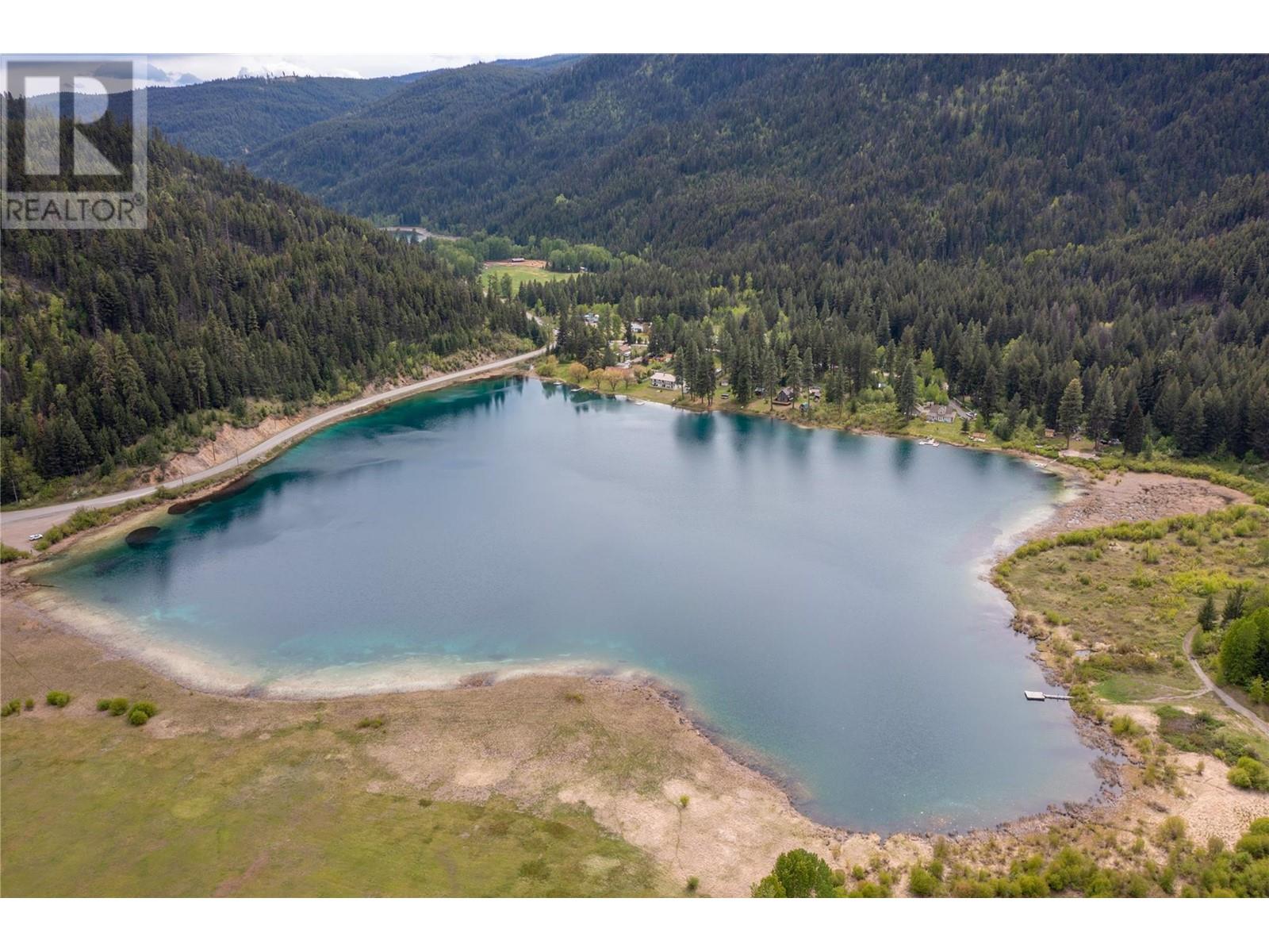 112 Round Lake Road, Princeton