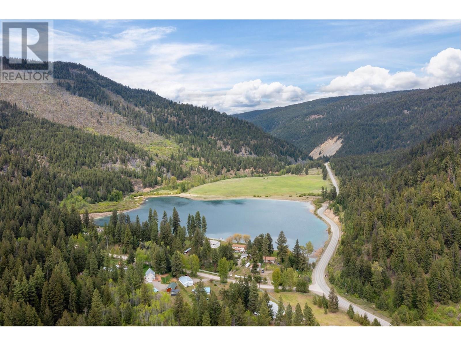 112 Round Lake Road, Princeton