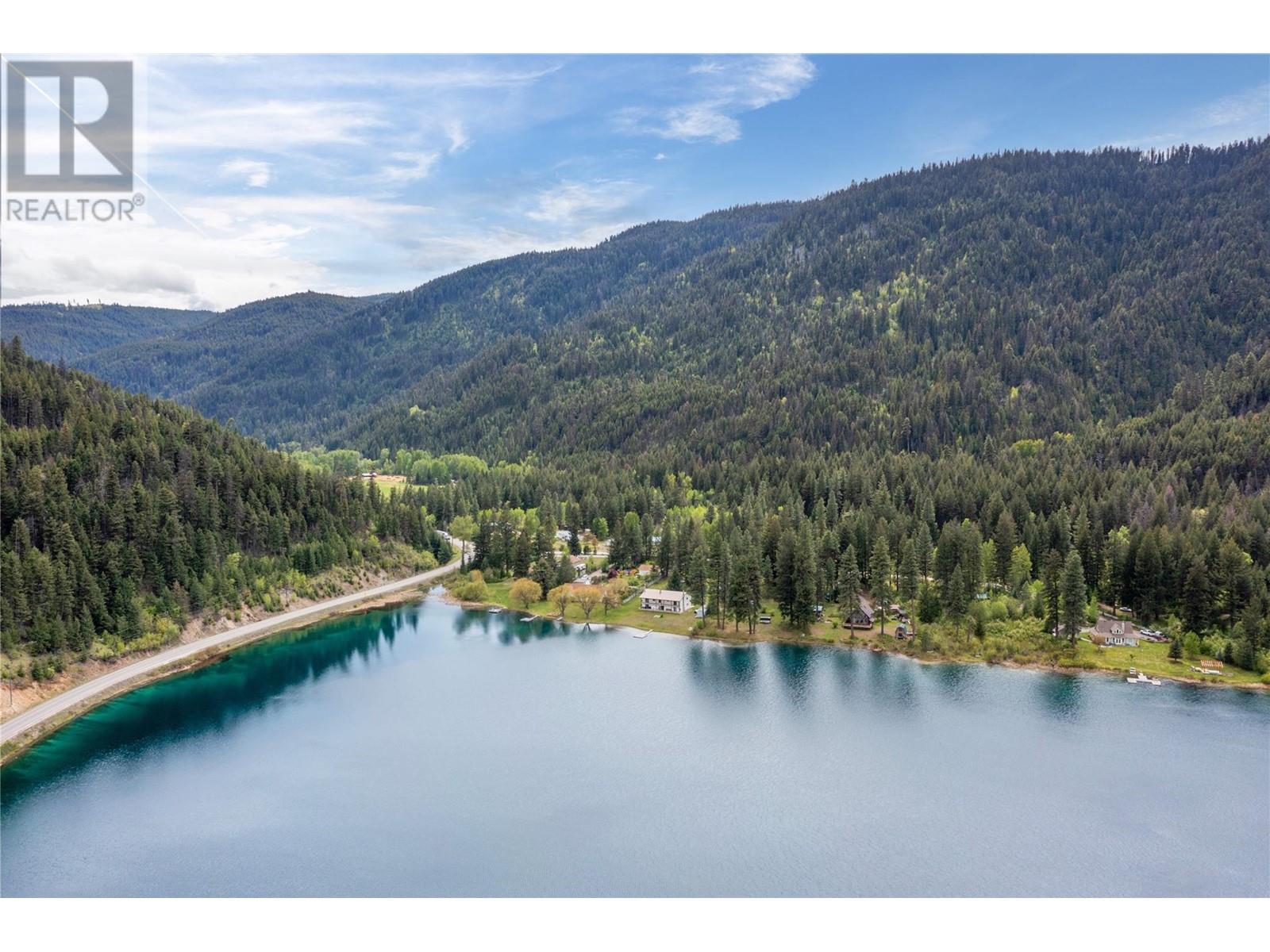 112 Round Lake Road, Princeton