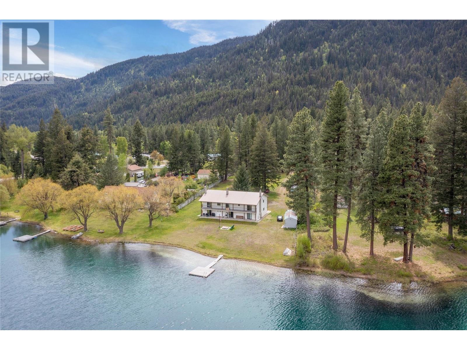 112 Round Lake Road, Princeton