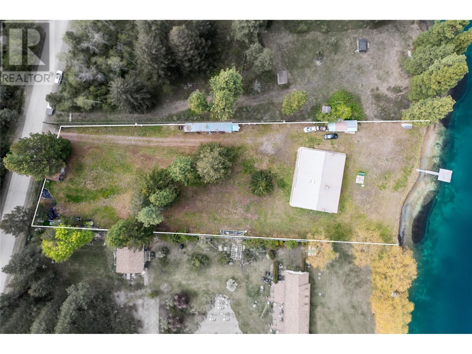 112 Round Lake Road, Princeton