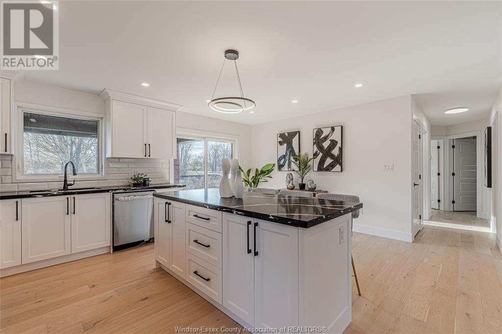 Photo 13 of 4418 Belmont, Comber ON