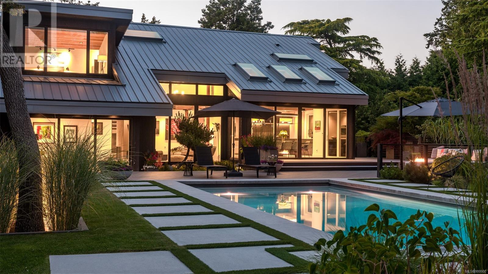 3055 Valdez Place, Oak Bay