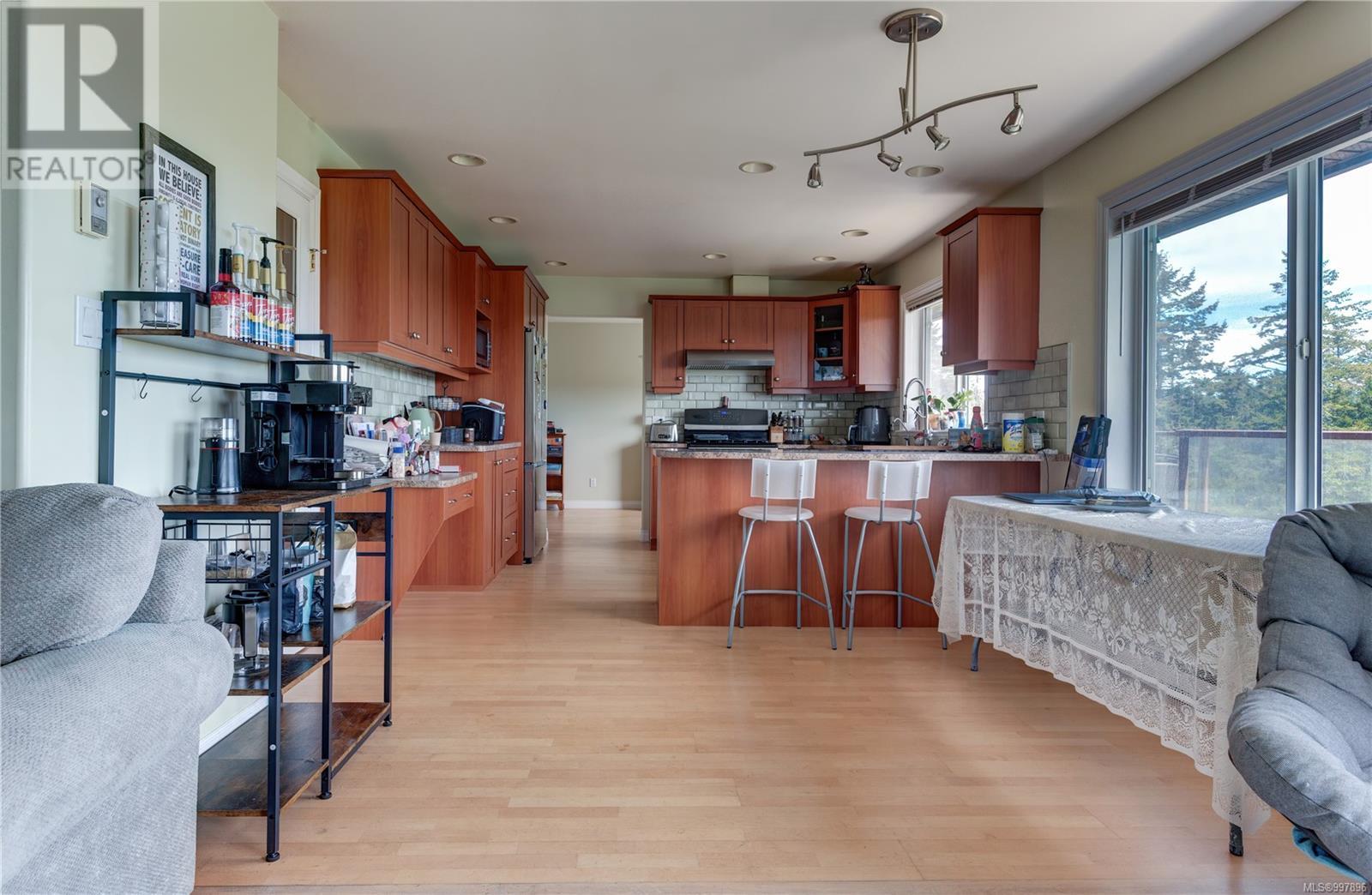  2562 Crystalview Drive, Langford