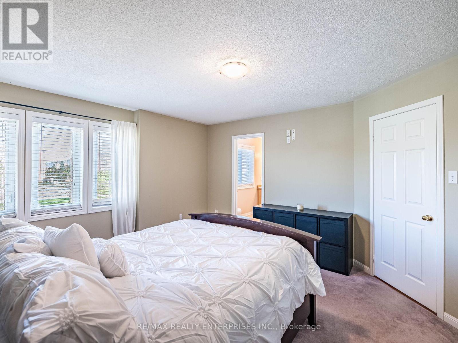 Photo 14 of 256 Sherwood Road, Milton ON