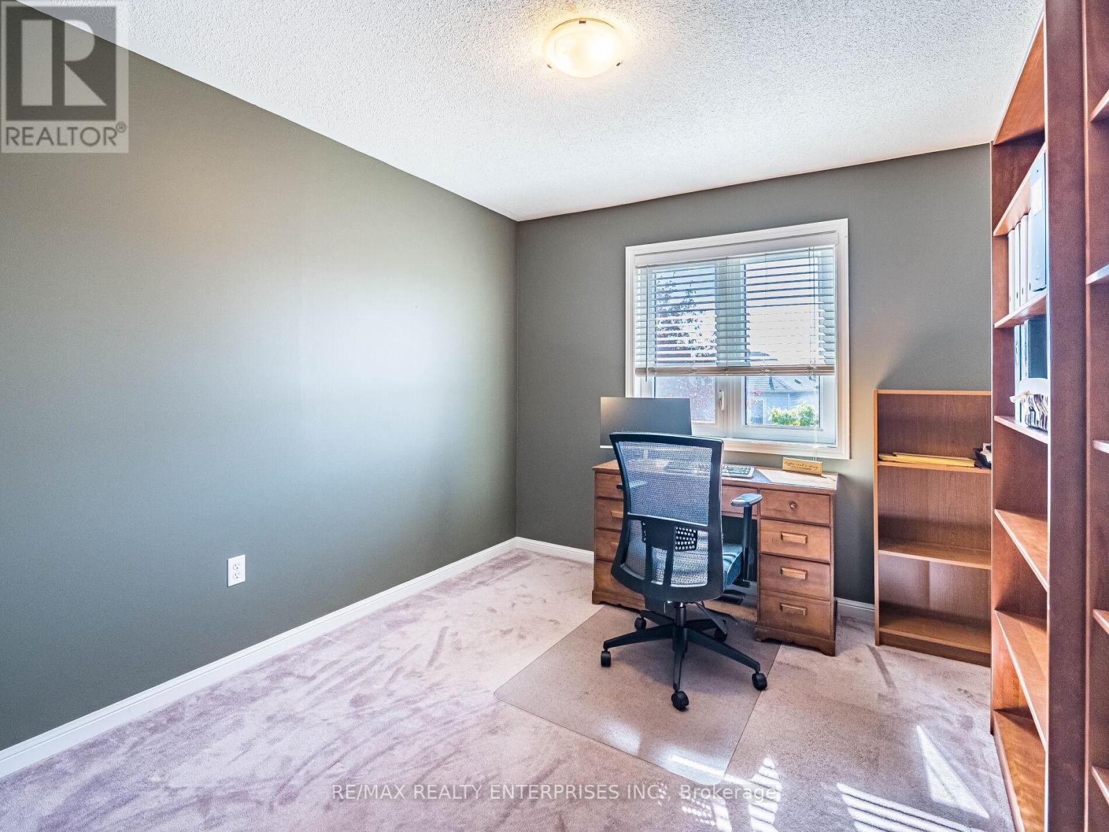 Photo 13 of 256 Sherwood Road, Milton ON
