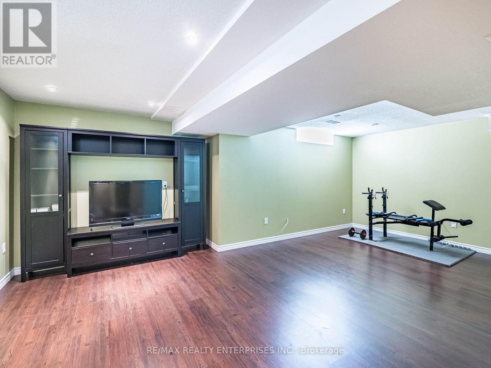 Photo 22 of 256 Sherwood Road, Milton ON
