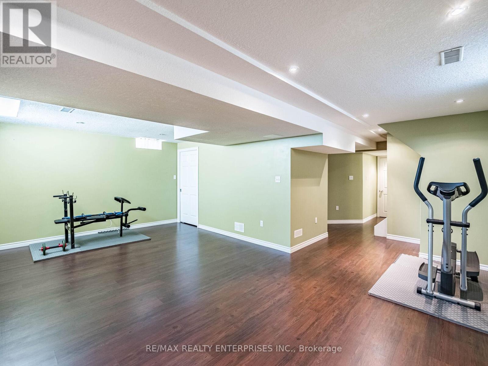 Photo 40 of 256 Sherwood Road, Milton ON