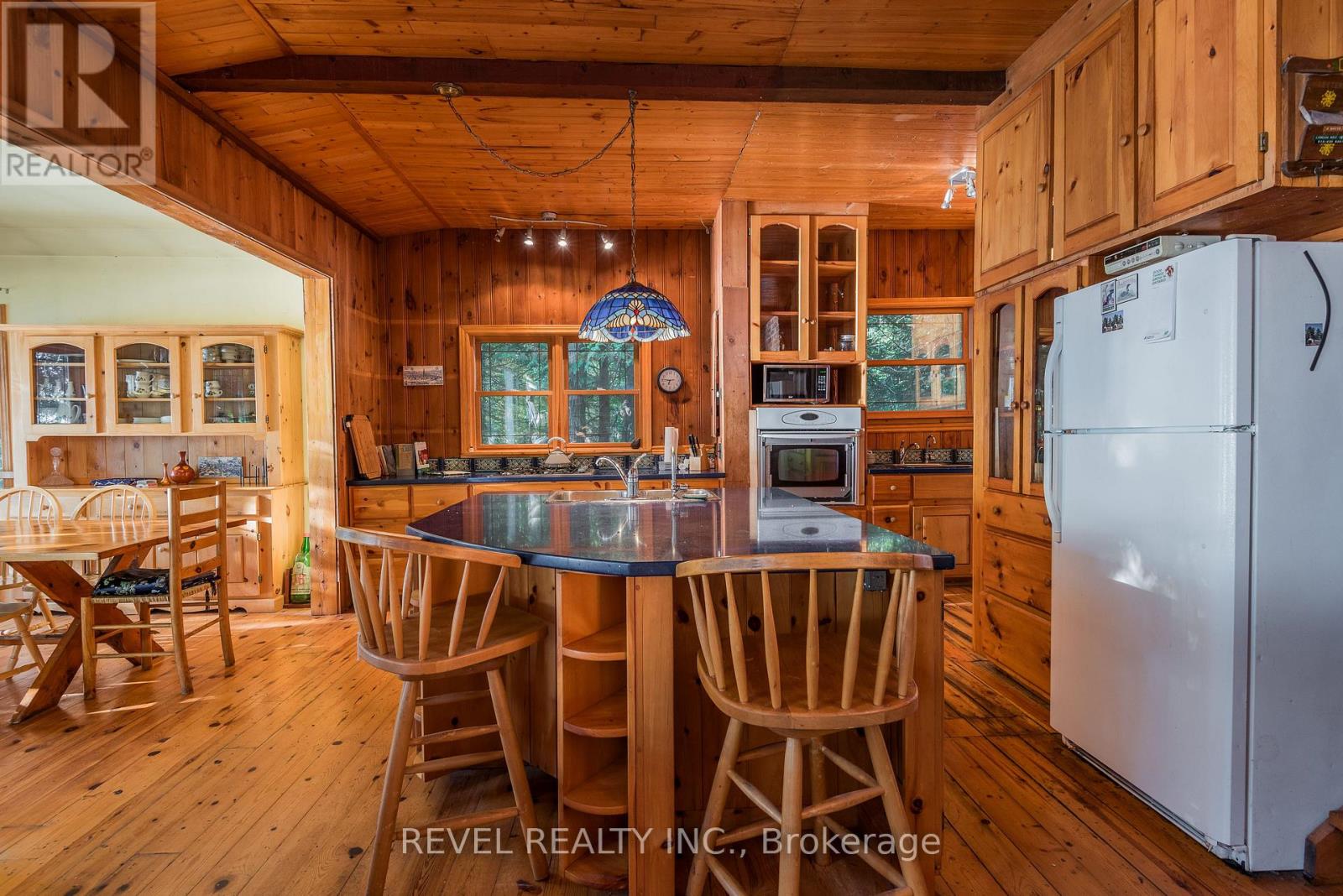 Photo 2 of 852 Birchview Road, Dourodummer ON