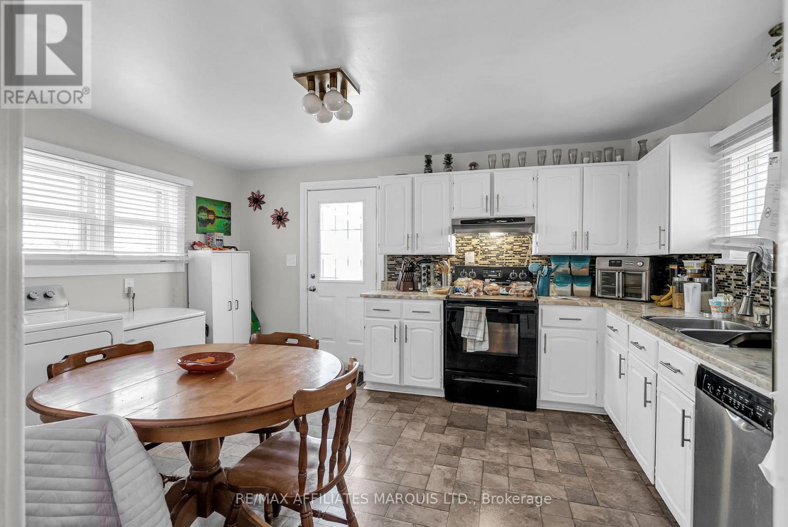 Photo 5 of 316 Mcconnell Avenue, Cornwall ON