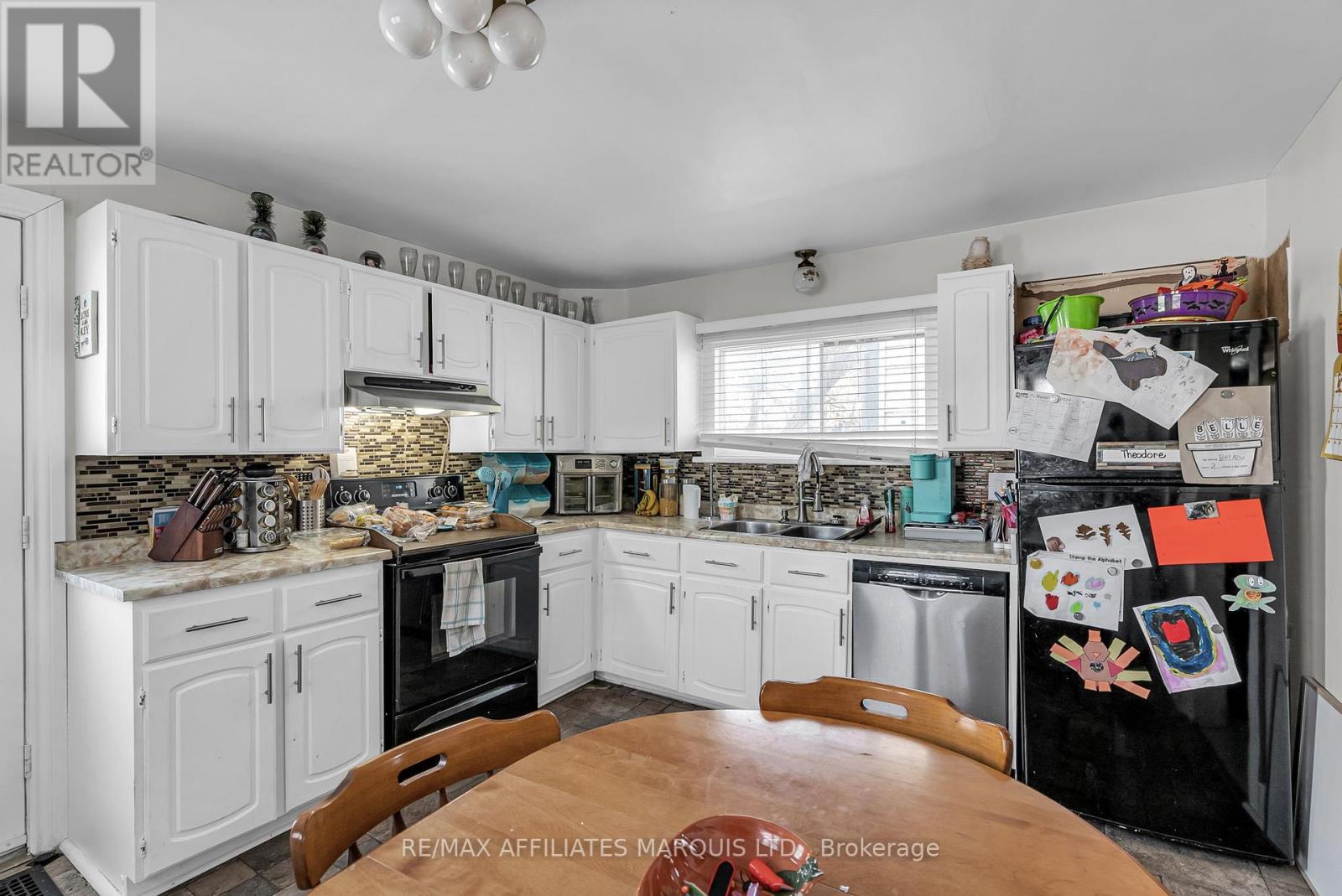 Photo 8 of 316 Mcconnell Avenue, Cornwall ON