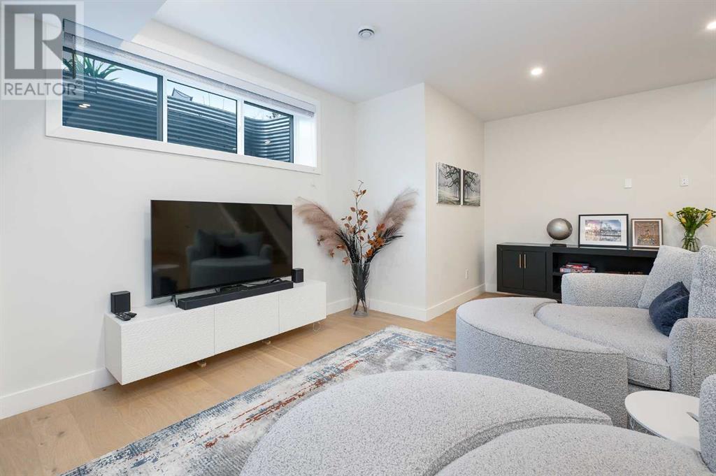 Single Family House for Sale in   Street SW Killarney/Glengarry Calgary 
