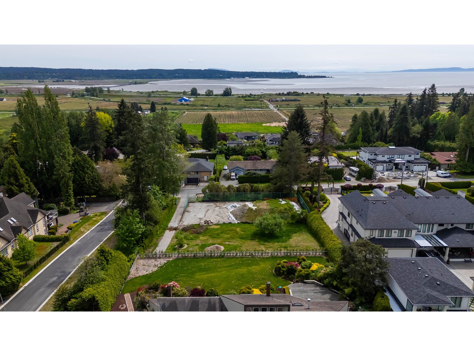 Photo 3 of 12793 54 Avenue, Surrey BC