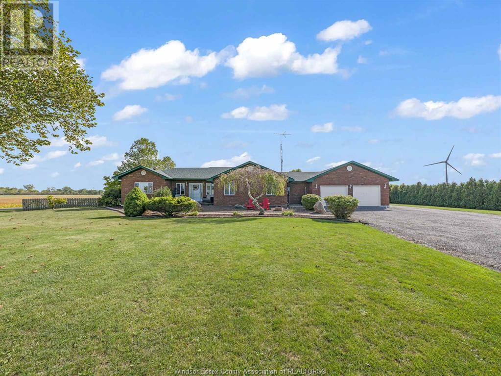 Photo 7 of 16925 Lakeshore Road 303, Lakeshore ON