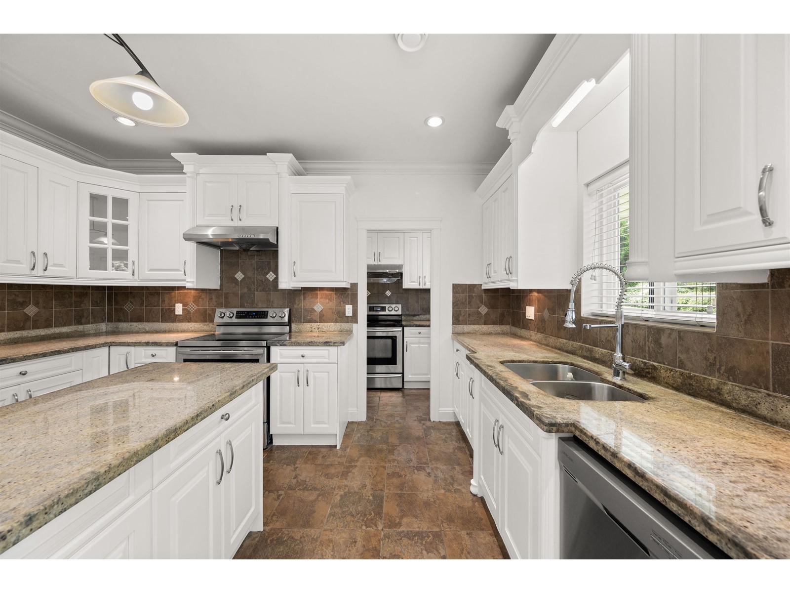 Photo 13 of 6251 141 A Street, Surrey BC