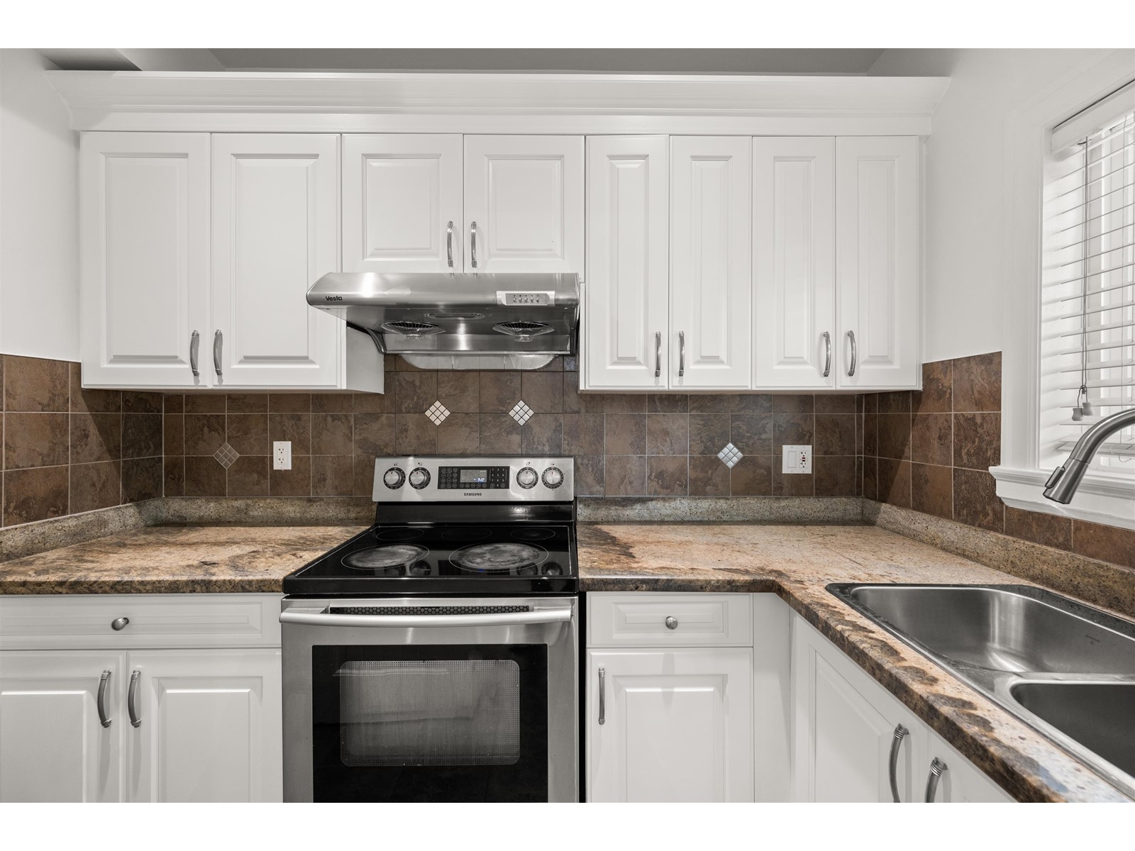 Photo 15 of 6251 141 A Street, Surrey BC