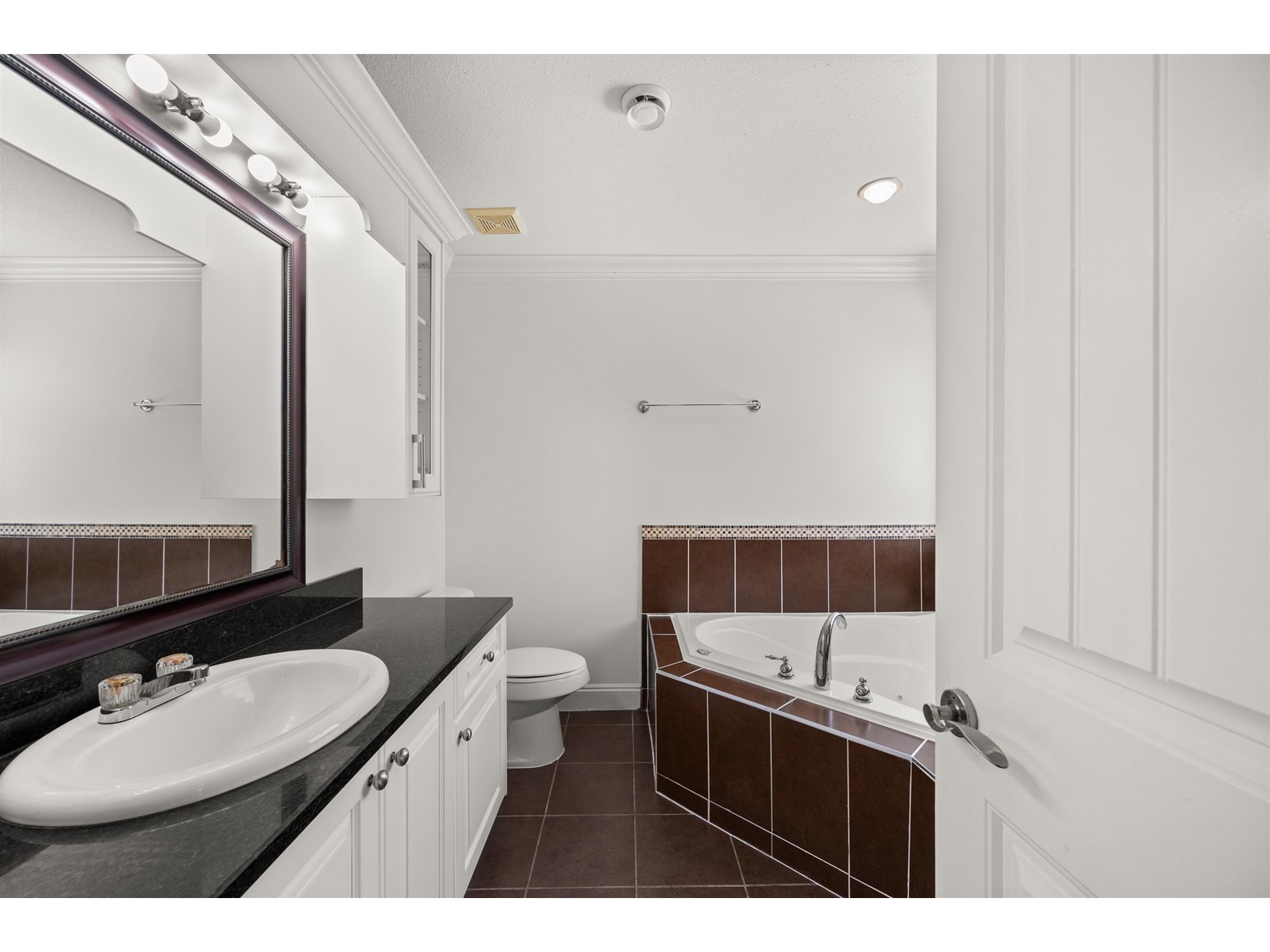 Photo 27 of 6251 141 A Street, Surrey BC