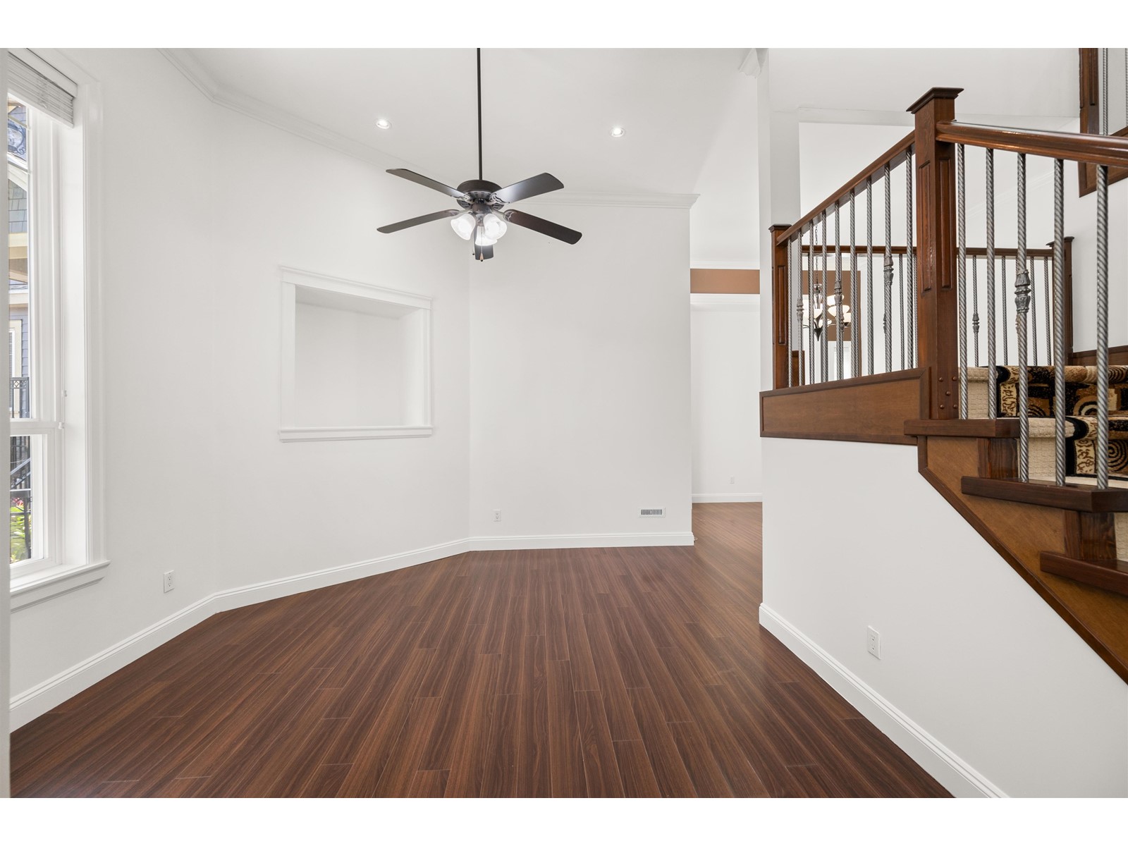 Photo 5 of 6251 141 A Street, Surrey BC