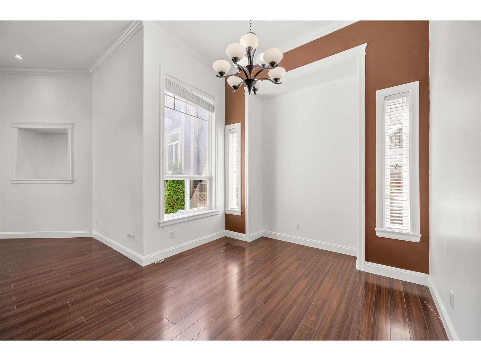 Photo 9 of 6251 141 A Street, Surrey BC