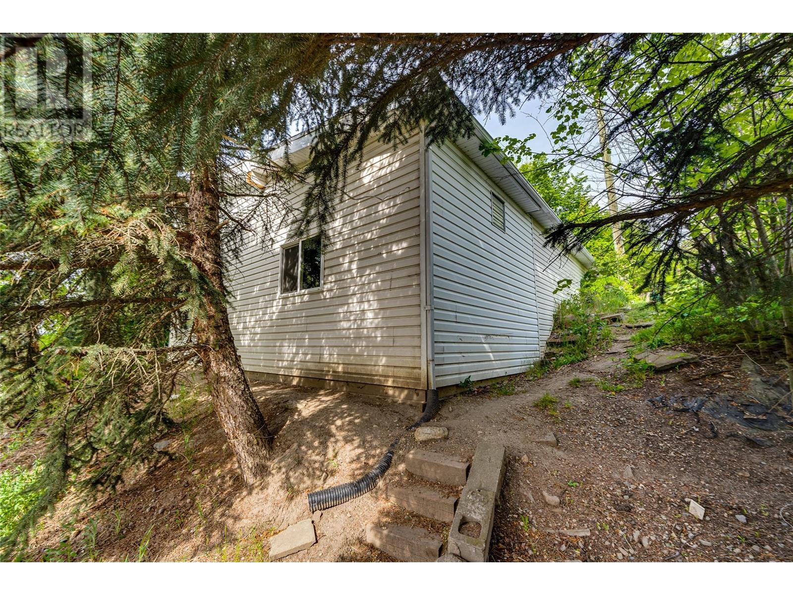  7268 L & A Road, Vernon