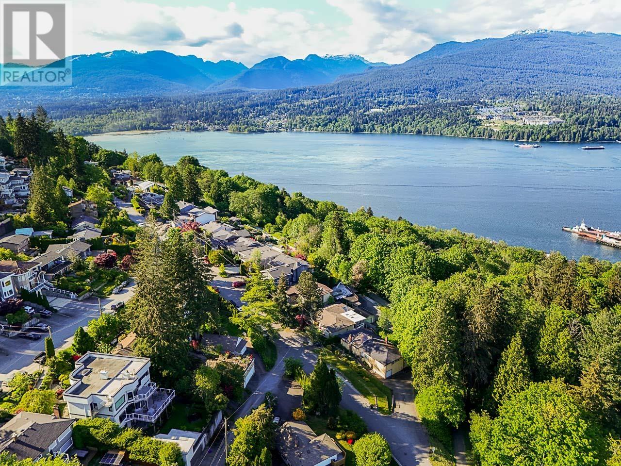 Photo 34 of 5823 Highfield Drive, Burnaby BC